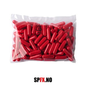 Klar pose med 100 blodkapsler. Røde små piller med rødt pulver. Logo i svart og rød til SPFX.NO under. Hvit bakgrunn.